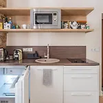 Stylish Studio Close To City Center, Cafes & Parks & Local Dining