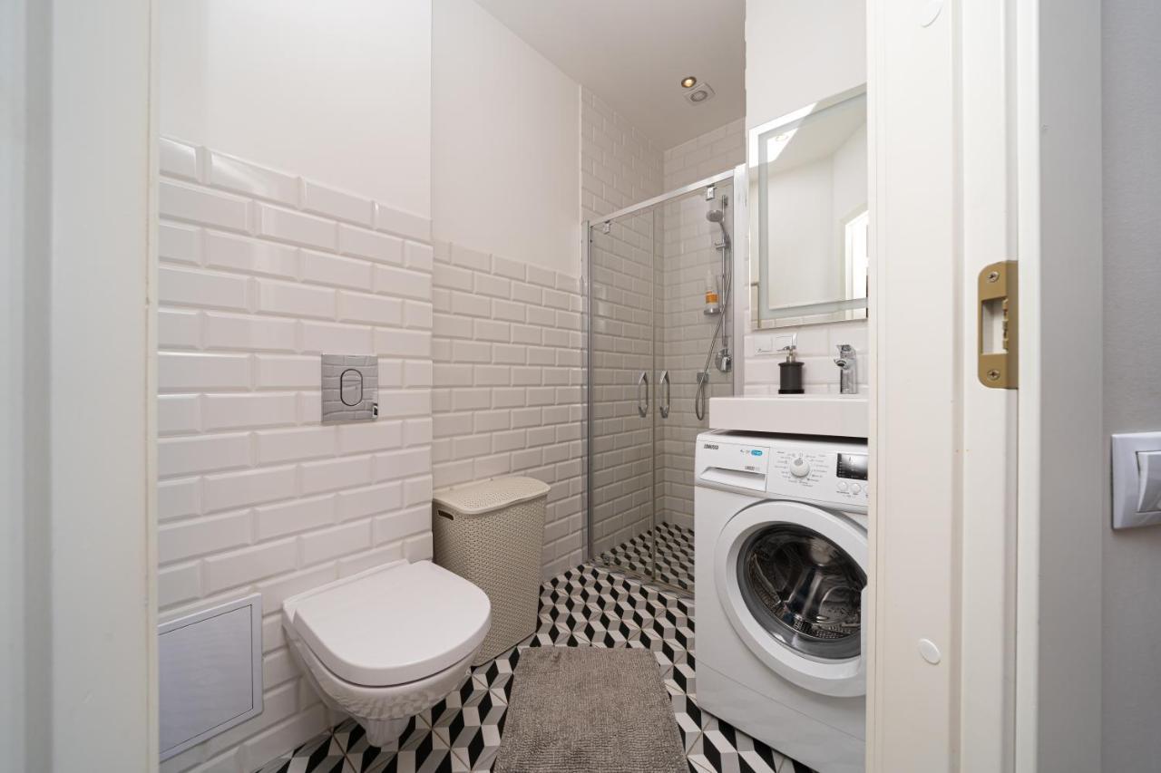 Lägenhet Stylish Close To Center, Cafes & Parks & Local Dining